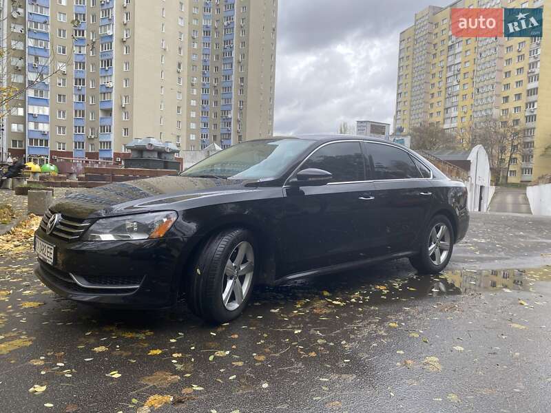 Седан Volkswagen Passat 2012 в Киеве