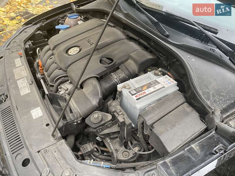 Седан Volkswagen Passat 2012 в Киеве