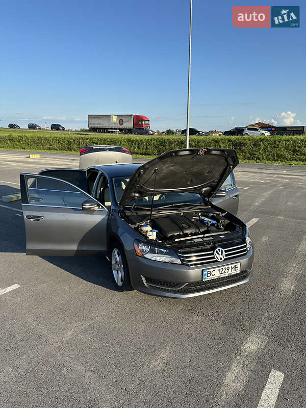 Седан Volkswagen Passat 2013 в Львові