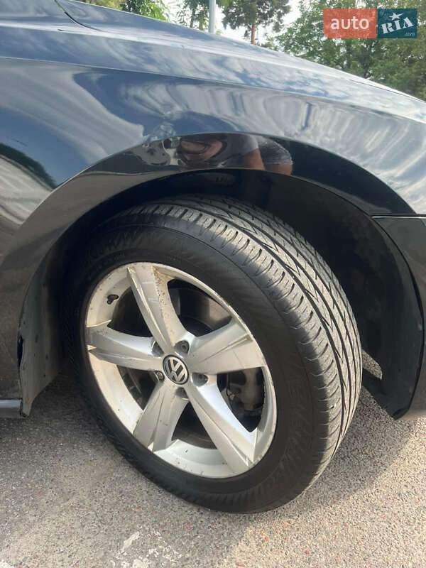 Седан Volkswagen Passat 2013 в Киеве