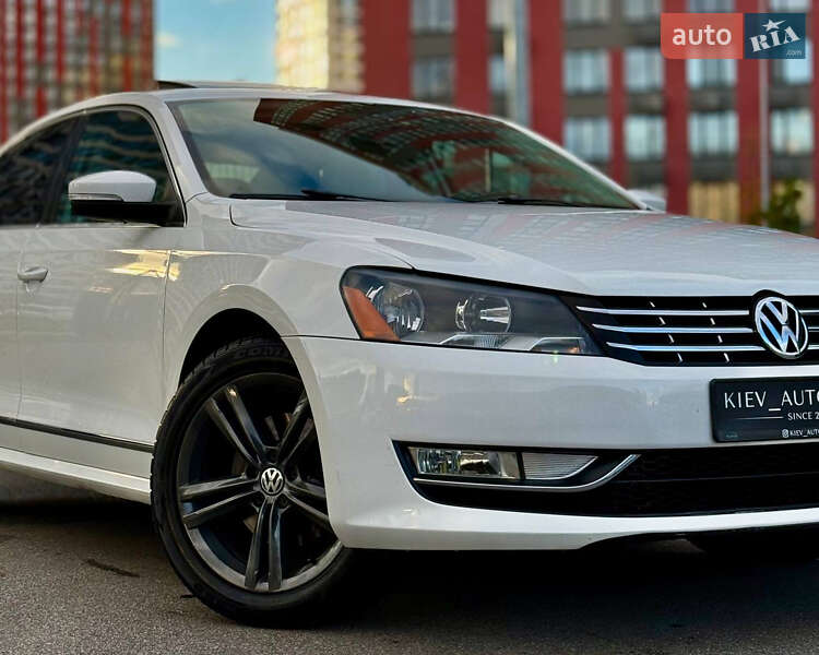 Седан Volkswagen Passat 2012 в Киеве