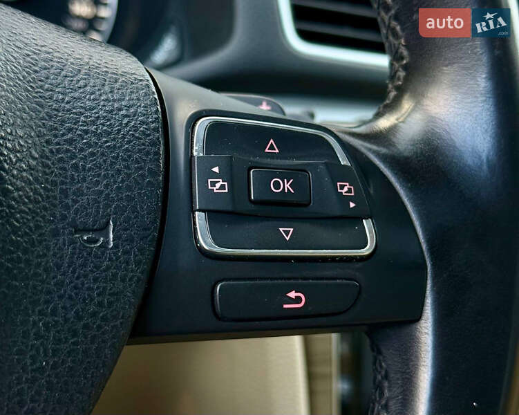 Седан Volkswagen Passat 2012 в Киеве