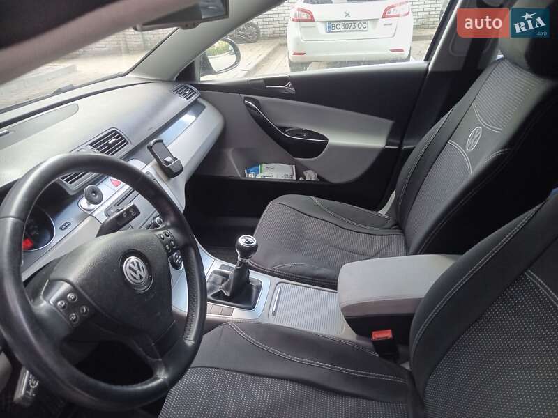 Универсал Volkswagen Passat 2006 в Самборе