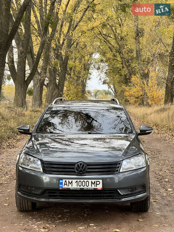 Универсал Volkswagen Passat 2013 в Житомире фото 3 Универсал Volkswagen Passat 2013 в Житомире