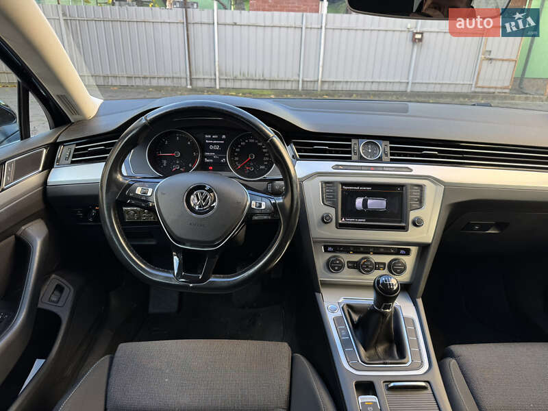 Універсал Volkswagen Passat 2015 в Луцьку