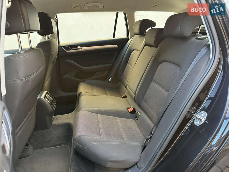 Універсал Volkswagen Passat 2015 в Луцьку