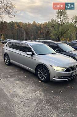 Універсал Volkswagen Passat 2015 в Києві