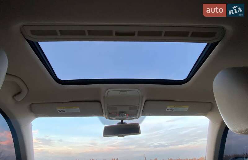 Седан Volkswagen Passat 2012 в Днепре