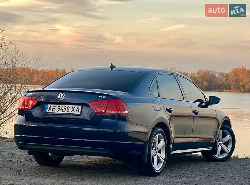 Седан Volkswagen Passat 2012 в Днепре