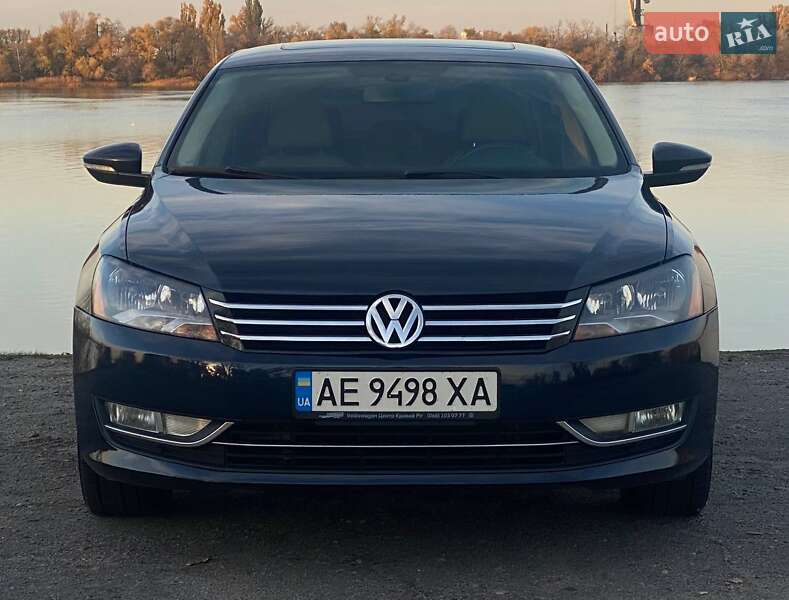 Седан Volkswagen Passat 2012 в Днепре
