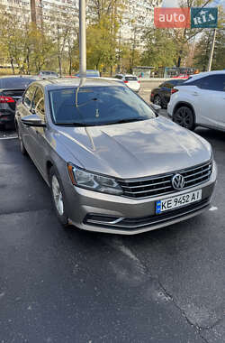 Седан Volkswagen Passat 2016 в Дніпрі