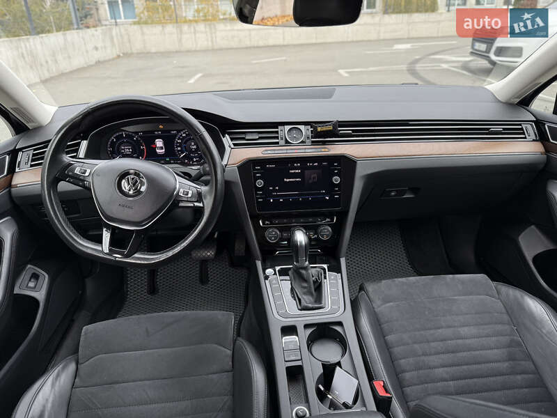 Седан Volkswagen Passat 2018 в Киеве фото 18 Седан Volkswagen Passat 2018 в Киеве