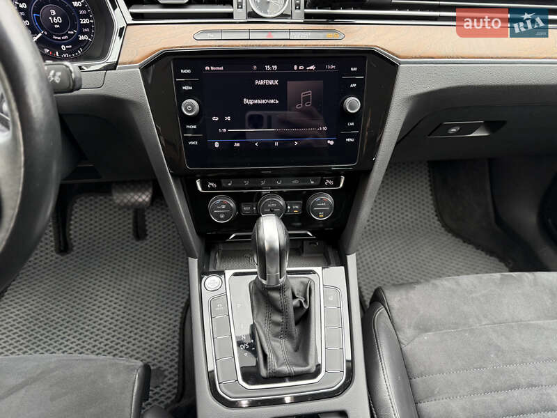 Седан Volkswagen Passat 2018 в Киеве фото 22 Седан Volkswagen Passat 2018 в Киеве