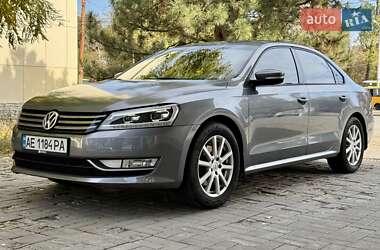 Седан Volkswagen Passat 2014 в Дніпрі