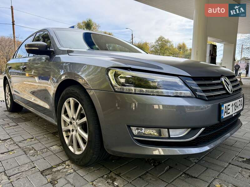 Седан Volkswagen Passat 2014 в Дніпрі