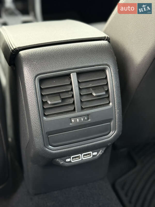 Седан Volkswagen Passat 2019 в Києві фото 36 Седан Volkswagen Passat 2019 в Києві