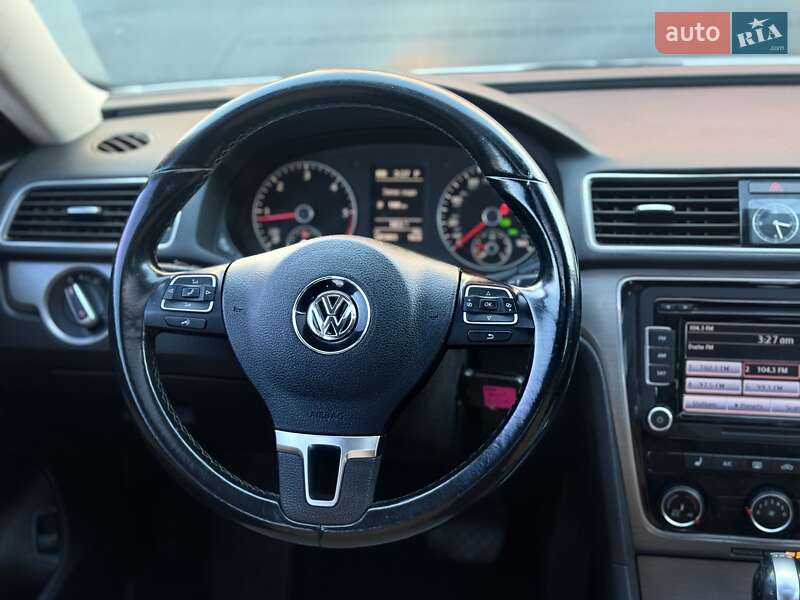 Седан Volkswagen Passat 2015 в Львові