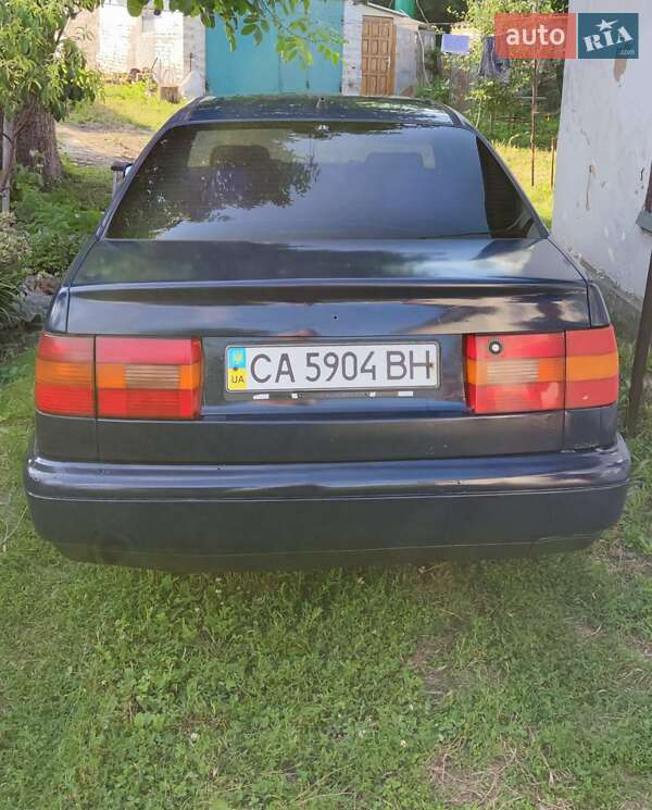 Седан Volkswagen Passat 1994 в Золотоноші