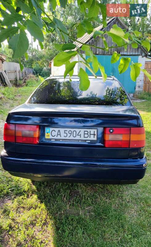 Седан Volkswagen Passat 1994 в Золотоноші