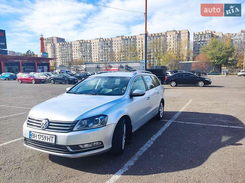 Универсал Volkswagen Passat 2012 в Одессе
