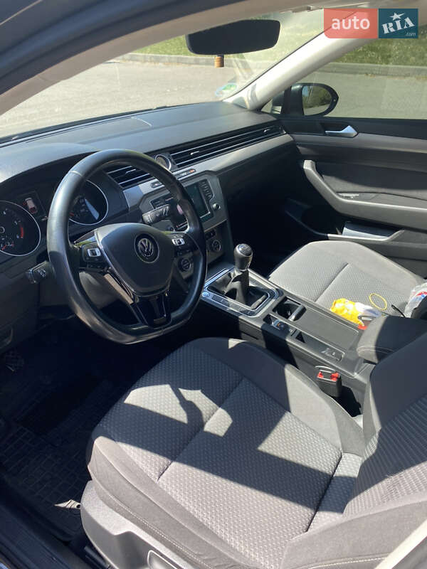 Универсал Volkswagen Passat 2016 в Павлограде фото 9 Универсал Volkswagen Passat 2016 в Павлограде