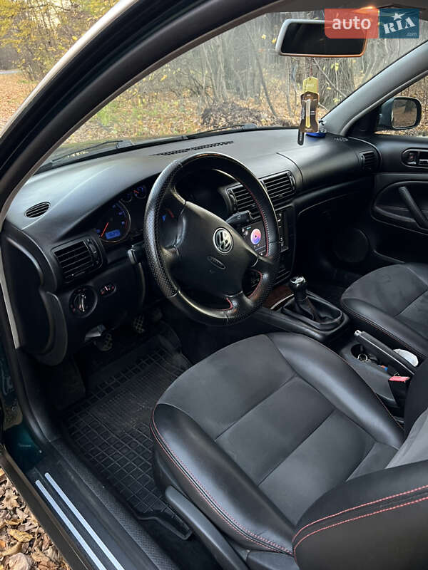 Седан Volkswagen Passat 2002 в Хмельнике