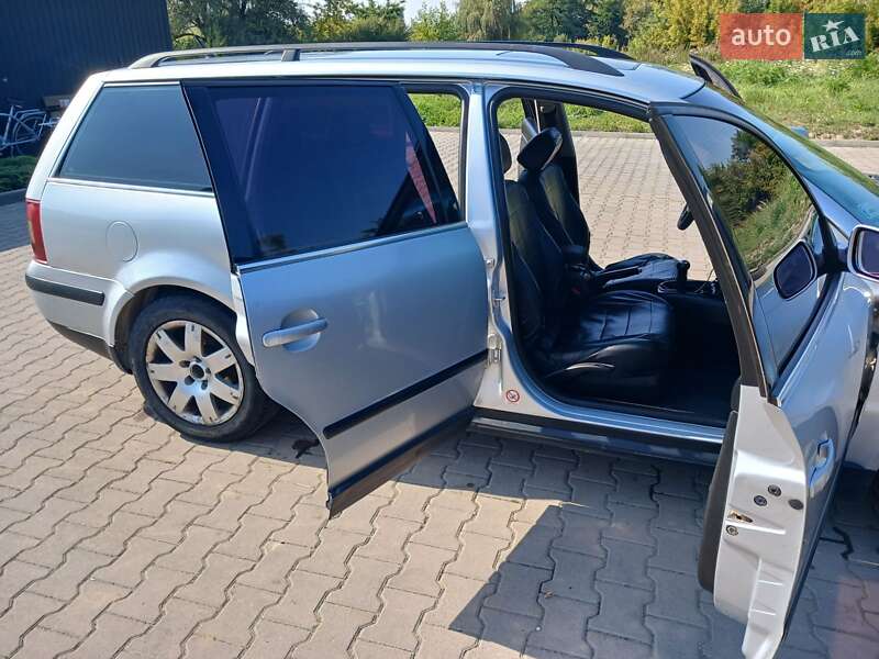 Універсал Volkswagen Passat 2000 в Галичі