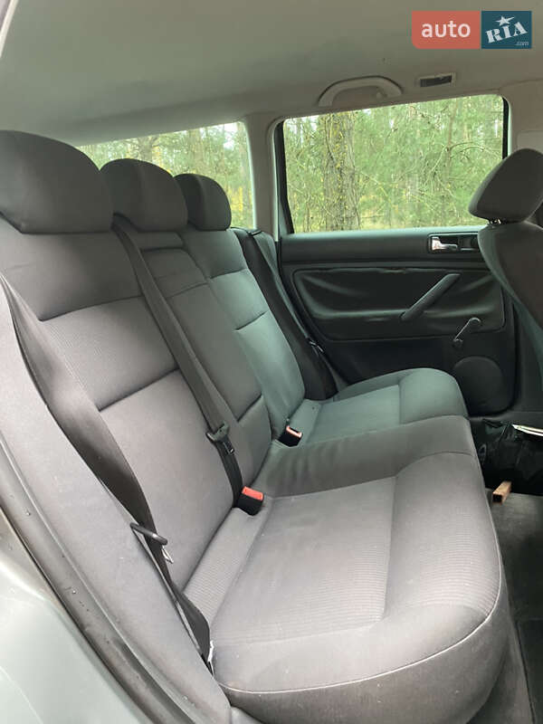 Универсал Volkswagen Passat 2003 в Киеве