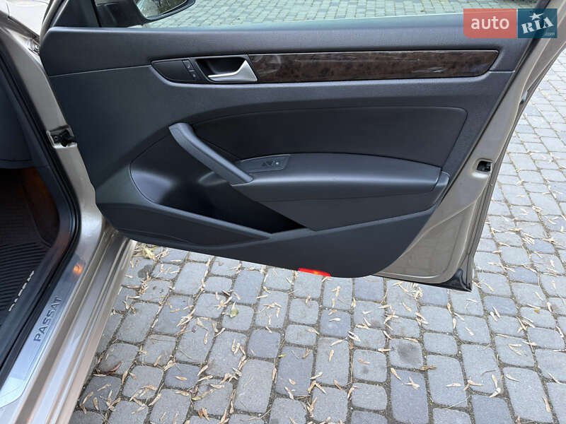 Седан Volkswagen Passat 2015 в Тернополі