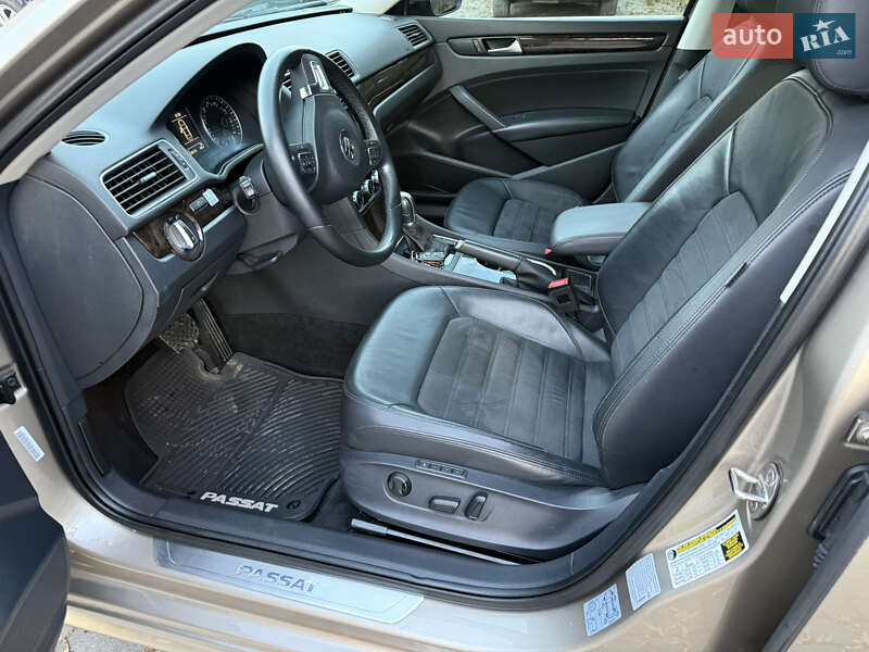 Седан Volkswagen Passat 2015 в Тернополі