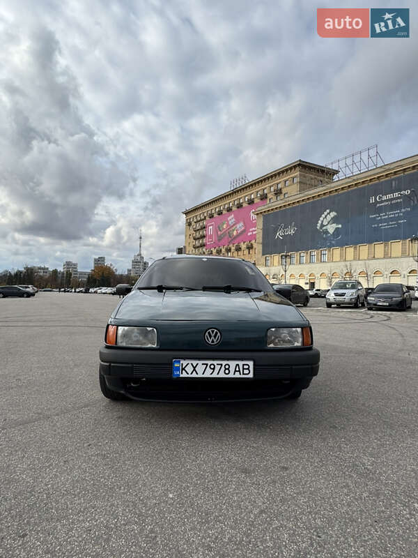 Універсал Volkswagen Passat 1990 в Харкові
