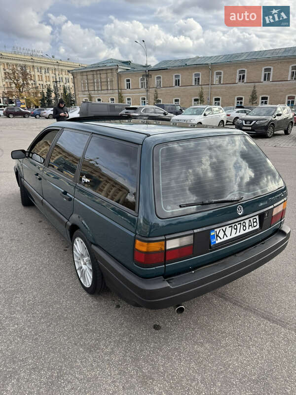Універсал Volkswagen Passat 1990 в Харкові