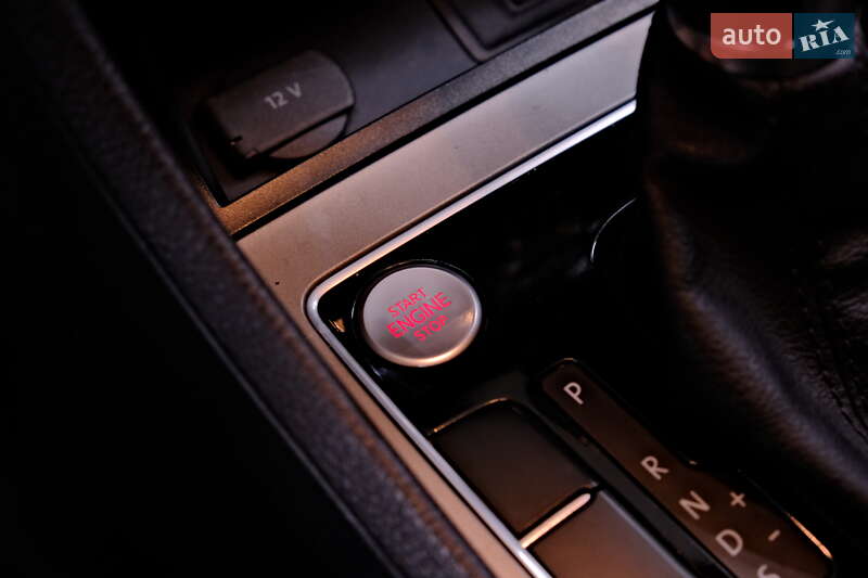 Седан Volkswagen Passat 2020 в Одессе