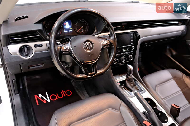 Седан Volkswagen Passat 2020 в Одессе