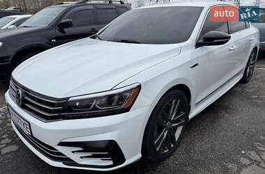 Седан Volkswagen Passat 2016 в Харькове