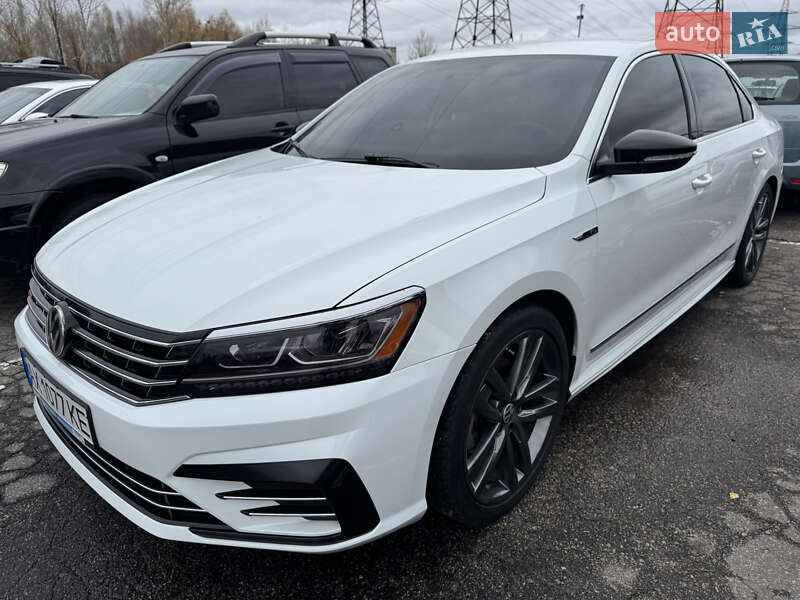 Седан Volkswagen Passat 2016 в Харькове