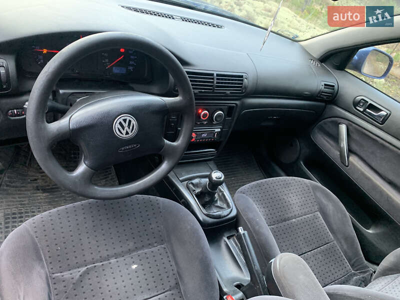 Седан Volkswagen Passat 1998 в Заречном