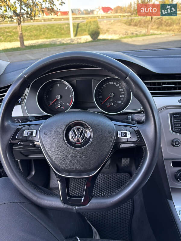 Универсал Volkswagen Passat 2015 в Львове фото 24 Универсал Volkswagen Passat 2015 в Львове