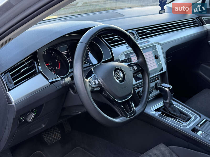 Универсал Volkswagen Passat 2018 в Дубно