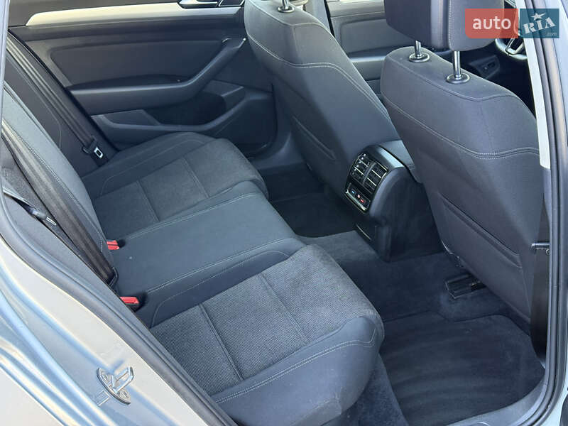 Универсал Volkswagen Passat 2018 в Дубно