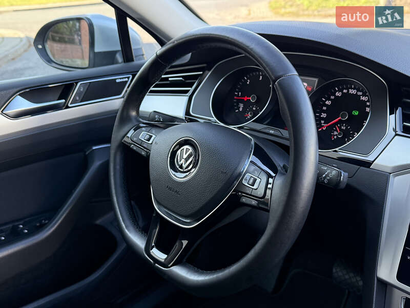 Универсал Volkswagen Passat 2018 в Дубно