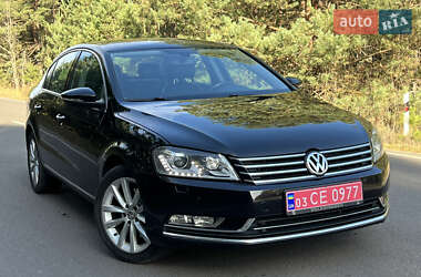Седан Volkswagen Passat 2012 в Луцке