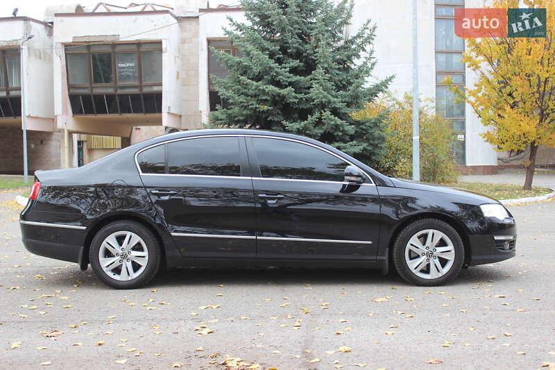 Седан Volkswagen Passat 2009 в Днепре