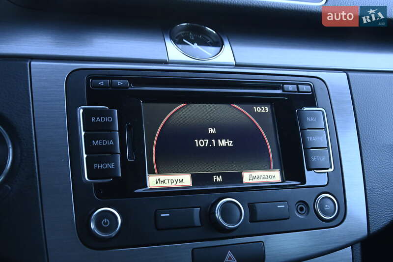 Универсал Volkswagen Passat 2012 в Бердичеве