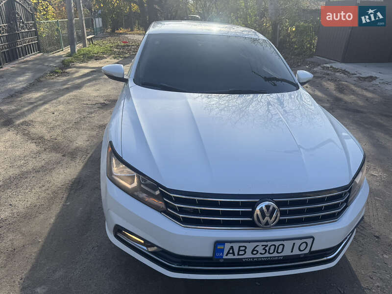 Седан Volkswagen Passat 2017 в Одессе
