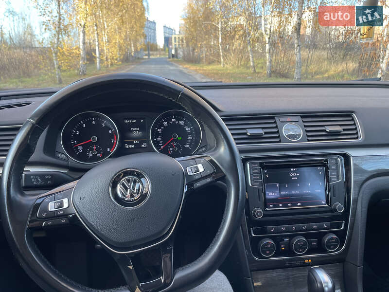 Седан Volkswagen Passat 2017 в Києві