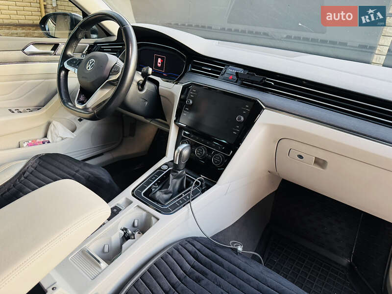 Седан Volkswagen Passat 2020 в Києві