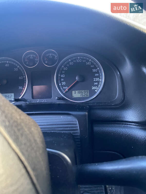 Седан Volkswagen Passat 2003 в Тернополе