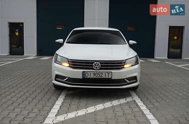 Седан Volkswagen Passat 2016 в Львові