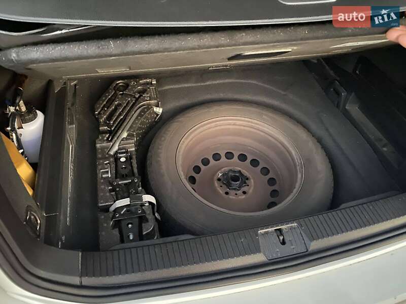 Универсал Volkswagen Passat 2017 в Житомире